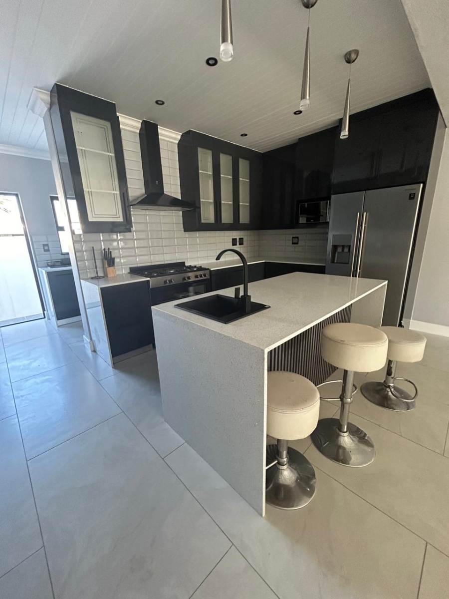 4 Bedroom Property for Sale in Shelley Point Western Cape